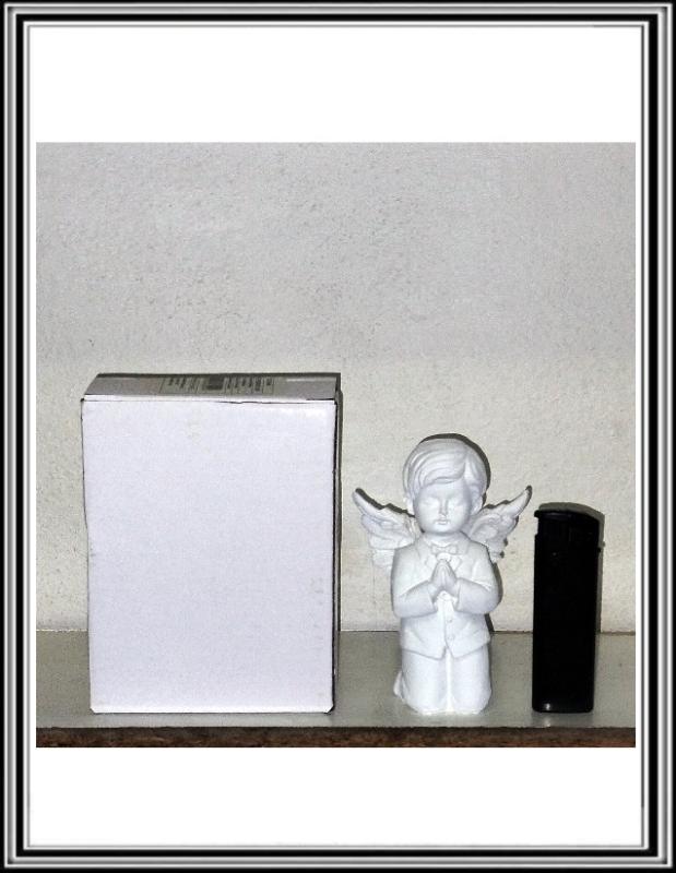 Figurka - 11 cm- Chlapček biely