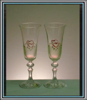 Sadá 2 ks svad - pohárov KRISTY - hranaté - srdiečka zelené