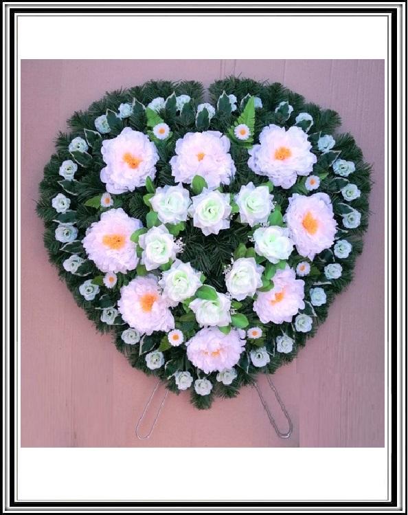 Srdce OBOR 90 cm č 4 s malými bielymi ružičkami a bielozelen. ružami a s veľkými pivóniami