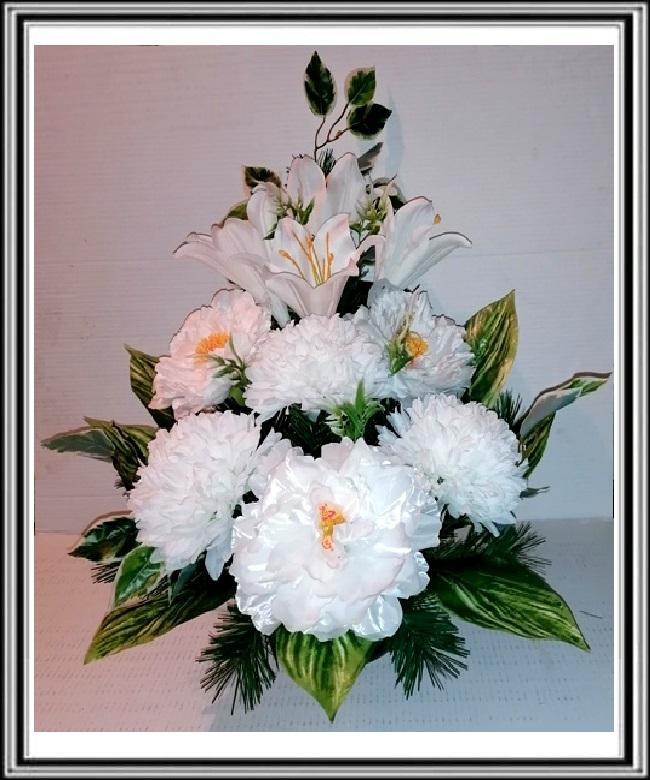 Kvety-VEĽKÉ- v miske na 63 cm č 38 s veľkými bielými kvetmi a bielymi chryzantémami