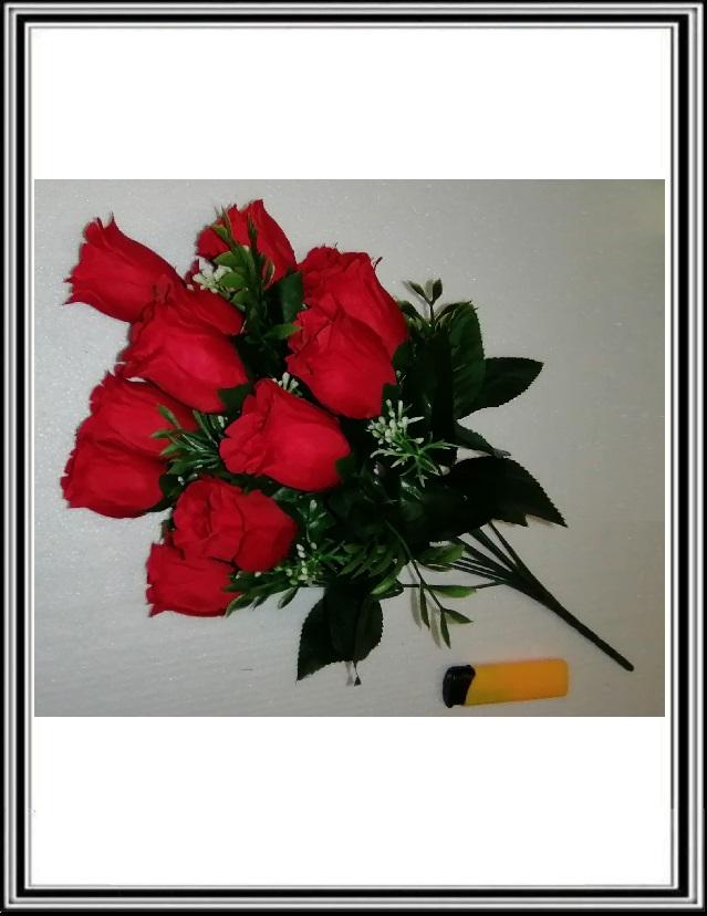 Umelá kytica 44 cm s doplnkami a s 12-timi červenými ružičkami