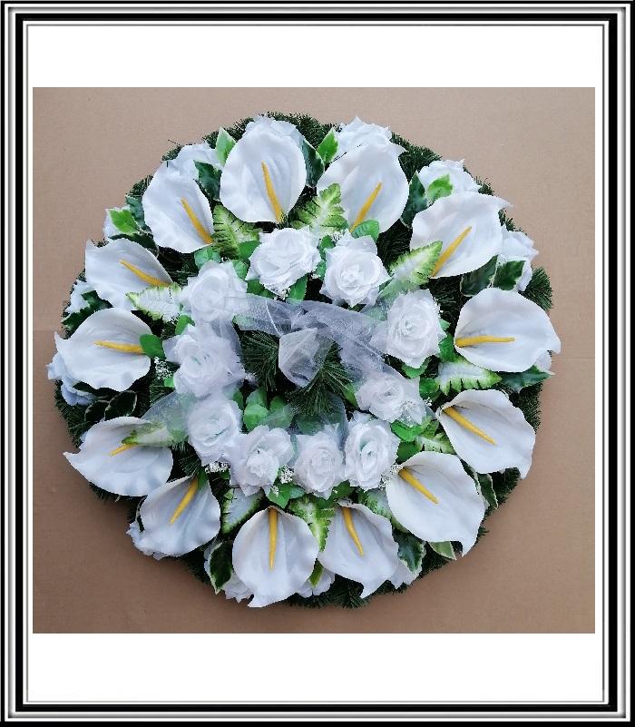 Umelý veniec 70 cm s 14 bielymi kalami a 24 ružami č. 6