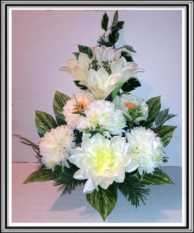 Kvety-VEĽKÉ- v miske na 63 cm č 35 s veľkými bielými kvetmi a bielymi chryzantémami
