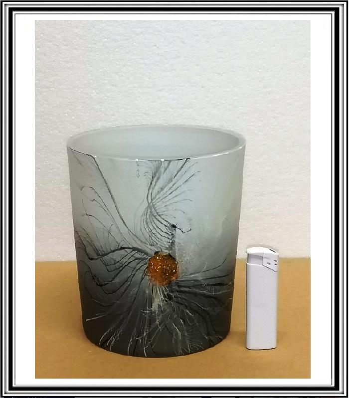 A Sklenená váza KVETY Sivé  14x15,5 cm valec do Večka