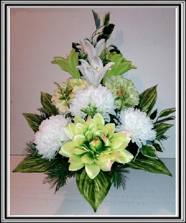 Kvety-VEĽKÉ- v miske na 63 cm č 37 s veľkými zelenými kvetmi a bielymi chryzantémami
