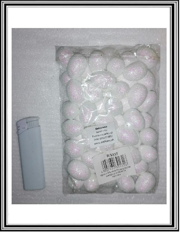 Sadá bielych perleťových 2,5 cm vajíčok č R-5337R 5337