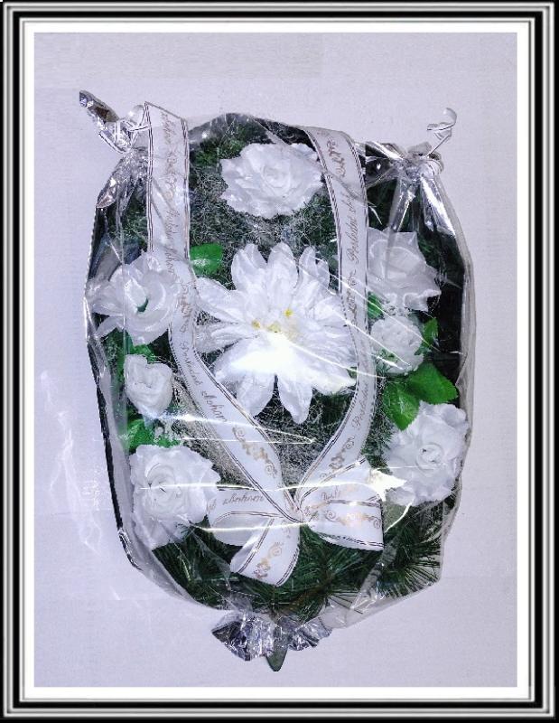Umelá kytica v celofáne č 36 biela (Použitý celofán 50 x 70 cm)