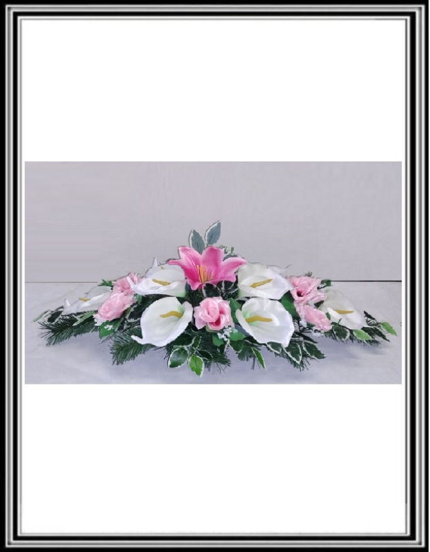 Ikebana č 1-509, dĺžka - 80 cm ,10 fialových kal a 6 svetlo ružových ruži + listy Benjamín