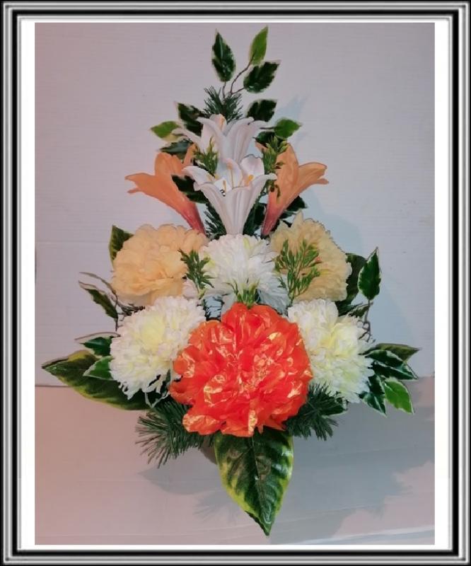 Kvety-VEĽKÉ- v miske na 63 cm č.31 s veľkými žlto oranžovými kvetmi a bielymi chryzantém.