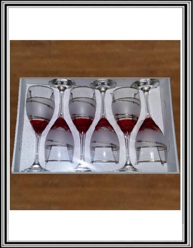 Sklenené poháre na víno 19 cm - Sadá 6 ks 250 ml - Piesok+špirála+červené