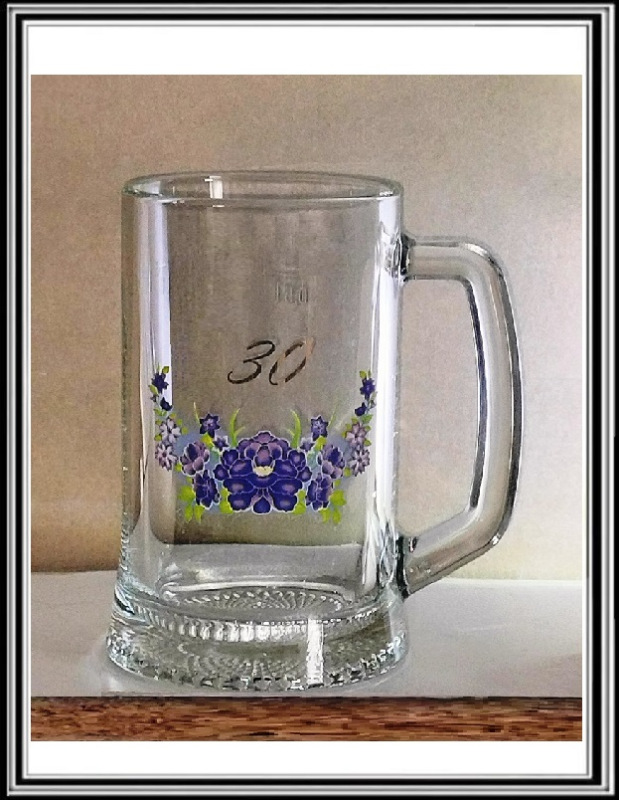 Hrubý pollitrový sklenený krígeľ výročný 30-tka modrá s ceichom