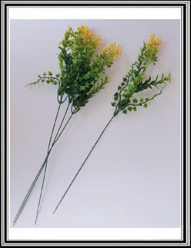 Konárik č 32 , s žltými kvetmi