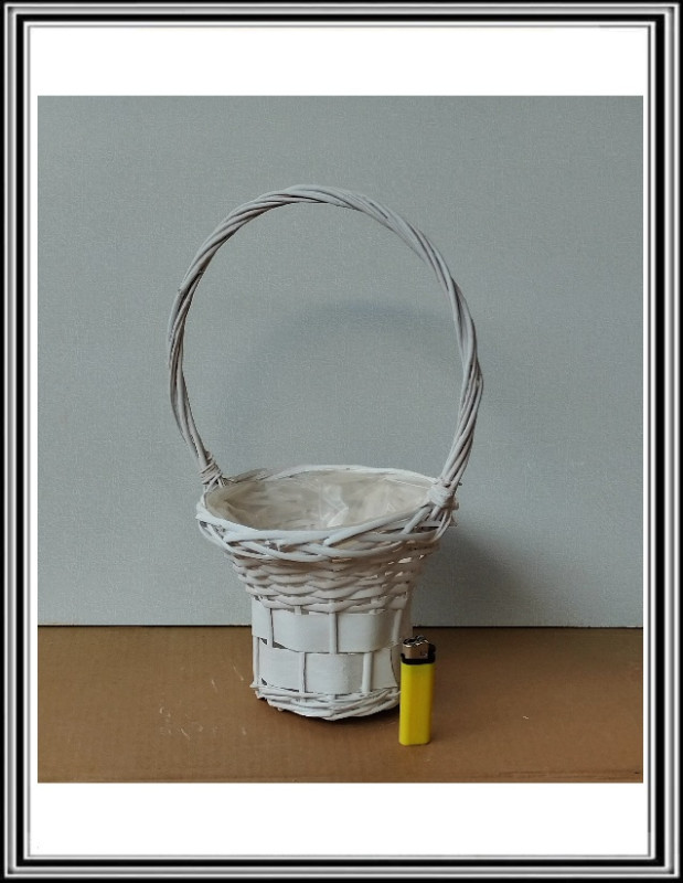 Prútený košík bielý rozšírený malý pr. 20x16 cm , cv- 39 cm
