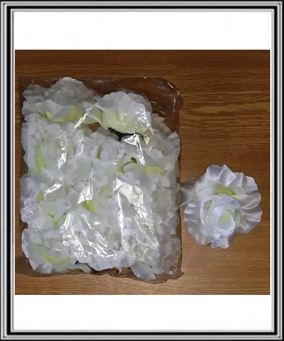 Hlavička kvet tvrdý ruža biela so zeleným  13 cm