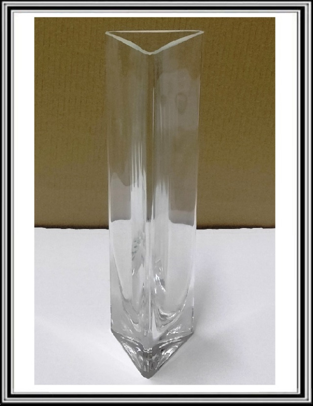 Sklenená váza trojuholníková 7,5x7,5x30 cm, 0001