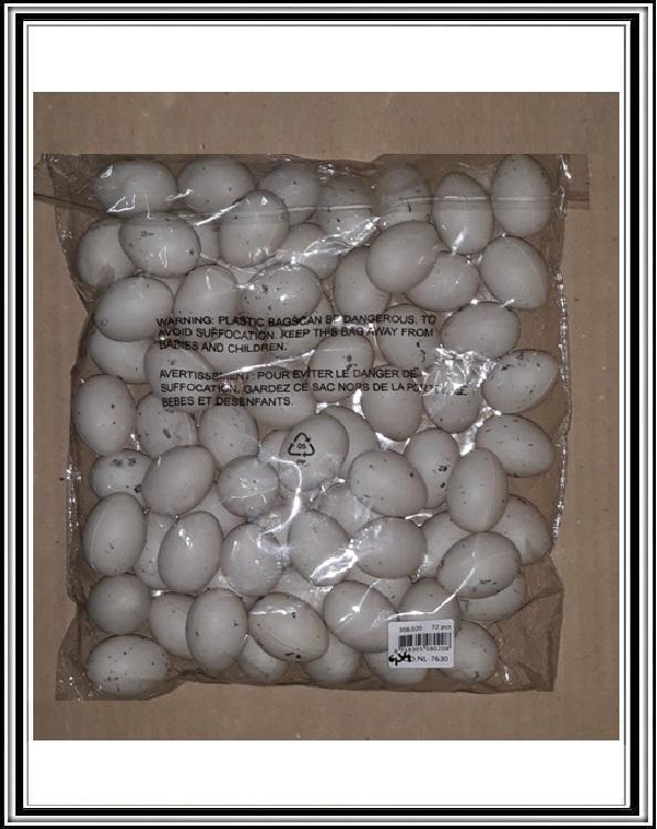 Sadá 72 ks plastových 4 cm vajíčok K5080208