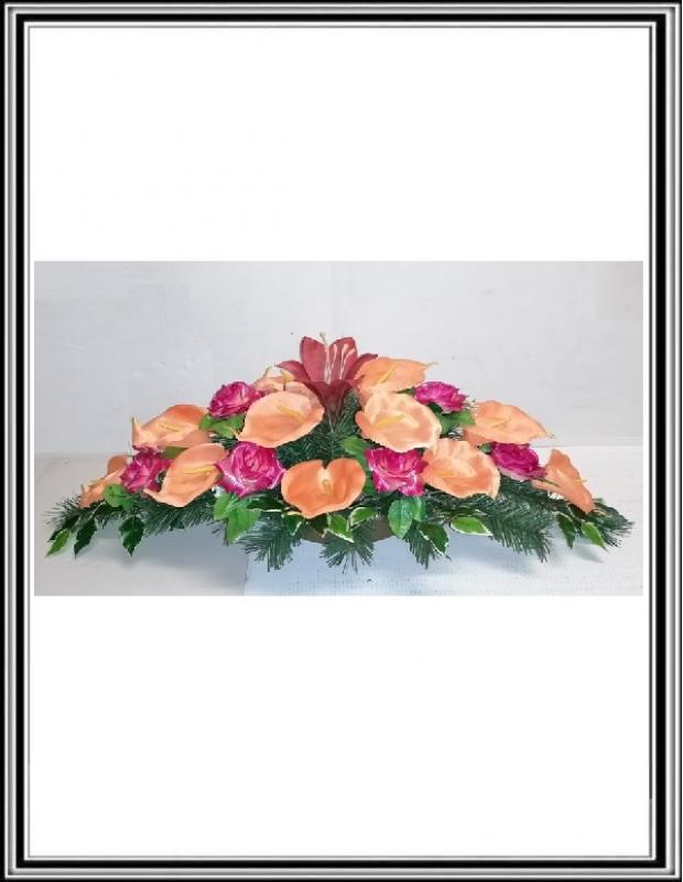 Ikebana č.2 /13, dlžka -95 cm-14 oranžových kal+10 cyklamenových ruži +   List BENJAMIN