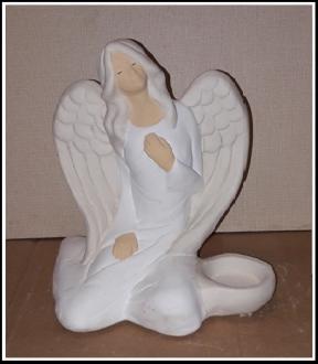 Anjel svietník Viktória biela v-18 cm
