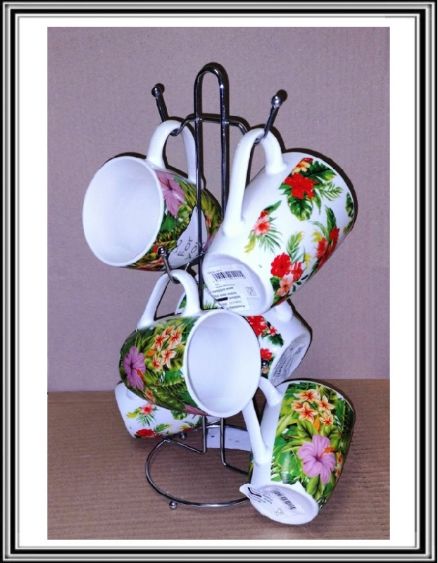 Sadá 6 ks keramických hrnčekov na stojane 300 ml kvety (zabalené v celofáne)