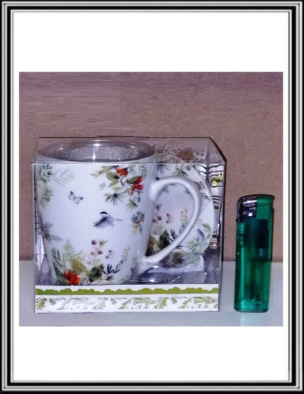 Keramický hrnček so sitkom a vrškom