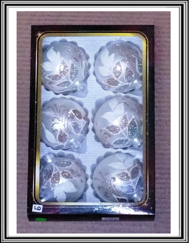 A Sklenené gule ručne maľované 8 cm 6 kusov č 9