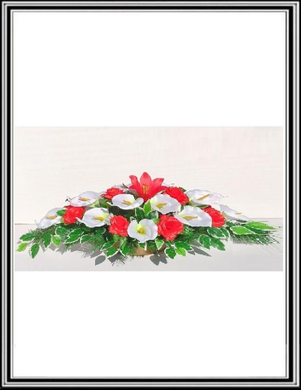 Ikebana č.2   214 , dĺžka -95 cm-14 bielymi kalami +10 červenými ružami + List BENJAMIN