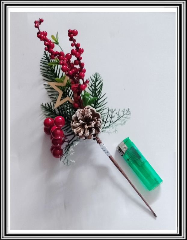 Vianočný konárik s hviezdou 32 cm