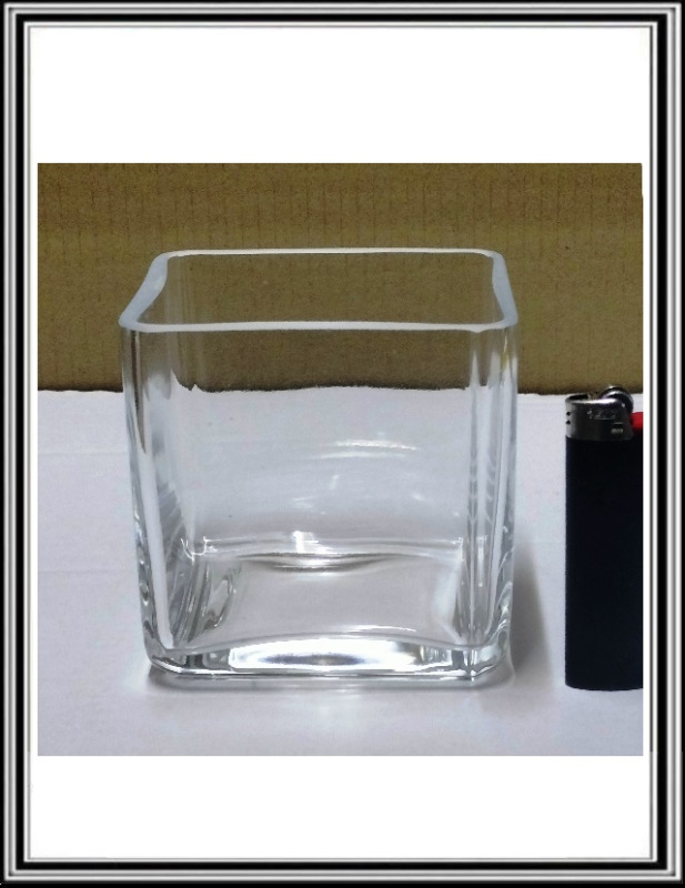 Sklenená váza kocka 10 x 10 x 10 cm č 17- 5351€