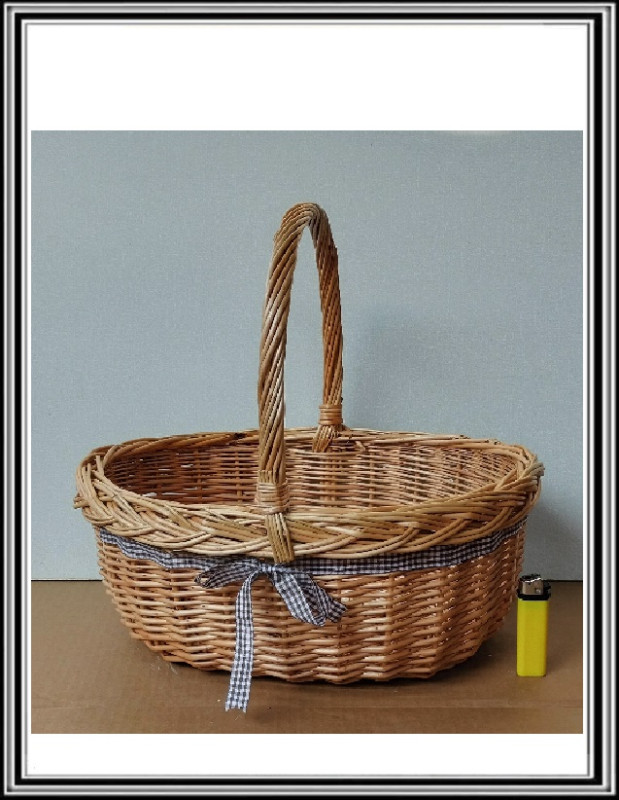 Prútený košík 37 x 28 cm , výška 35 cm