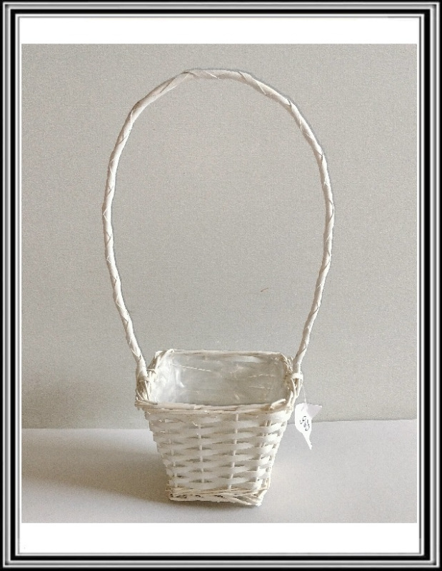 Prútený košík biely 18x18 cm , v- 49 cm