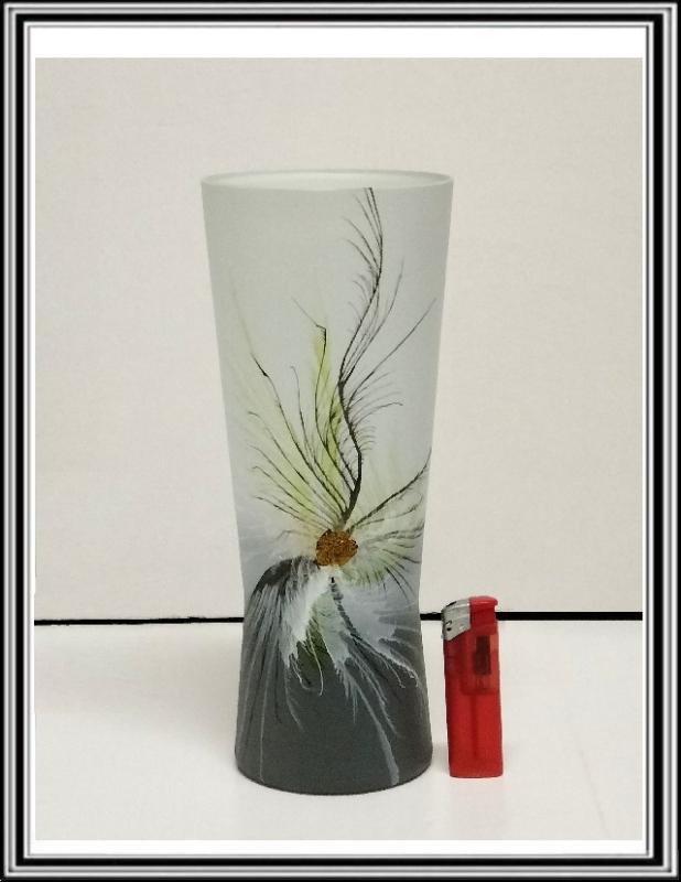 A Sklenená váza valec-ohnutý KVET Sivá 27 cm