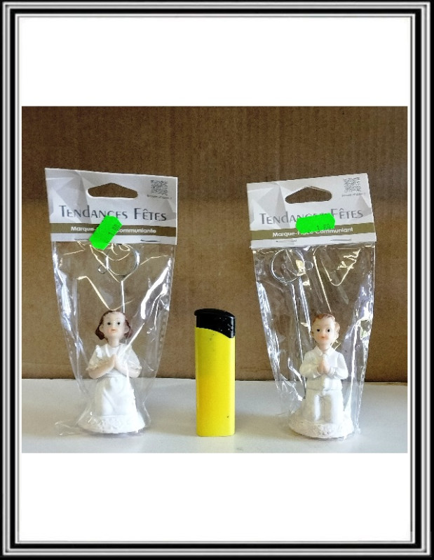 Dievčatko a chlapec 7 cm modliaci sa, celková výška 11 cmkus 1,80 €