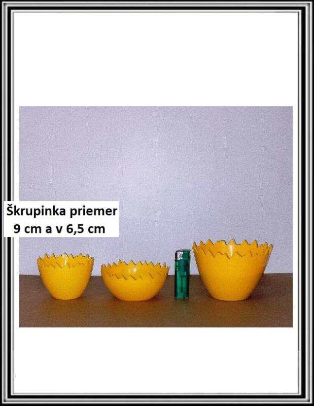 Škrupinka č 3 priemer 9 cm a v 6,5 cm (Používa sa ako miska na dekorovanie)