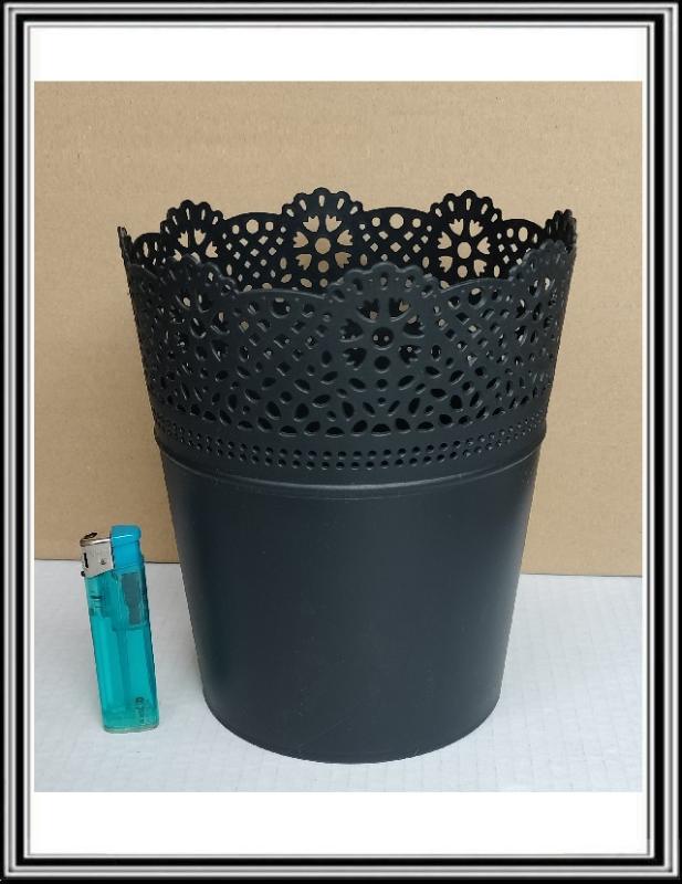 Plastový kvetináč čierny priemer 16x18 cm