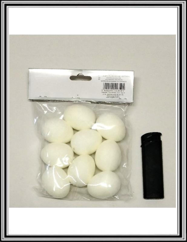 Sadá 9 kusov flokovaných vajíčok 4 cm bielych