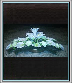 Ikebana č 2/8 – 14 bielych kal a 10 bielo zelených ruži, dlžka - 95 cm.
