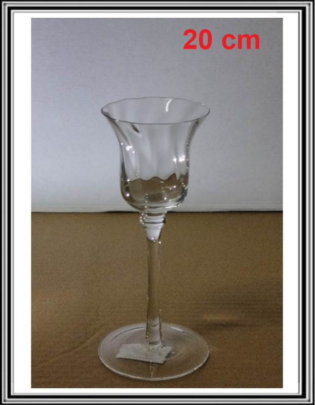 Sklenený svietnik KALICH ryhovaný č. 135 výška 20 cm