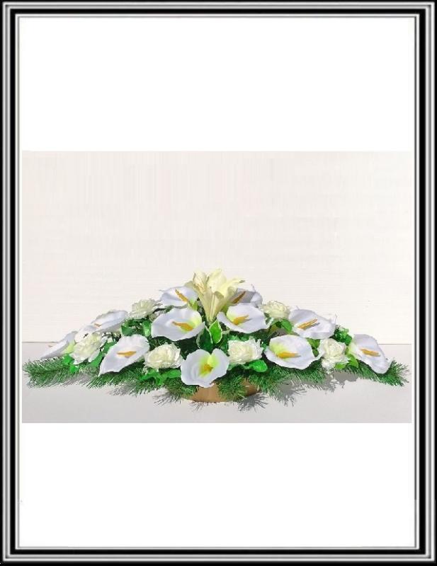 Ikebana č.2   213 , dĺžka -95 cm-14 bielymi kalami +10 krémovými ružami