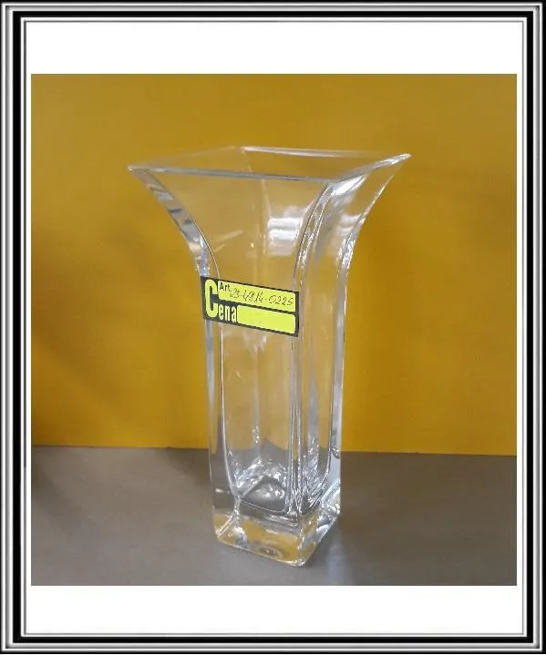 Kvader - Sklenená váza hranatá dole 6x6 a hore 11x11 cm ,v-22,5 cm, č. 23-LA14-0225