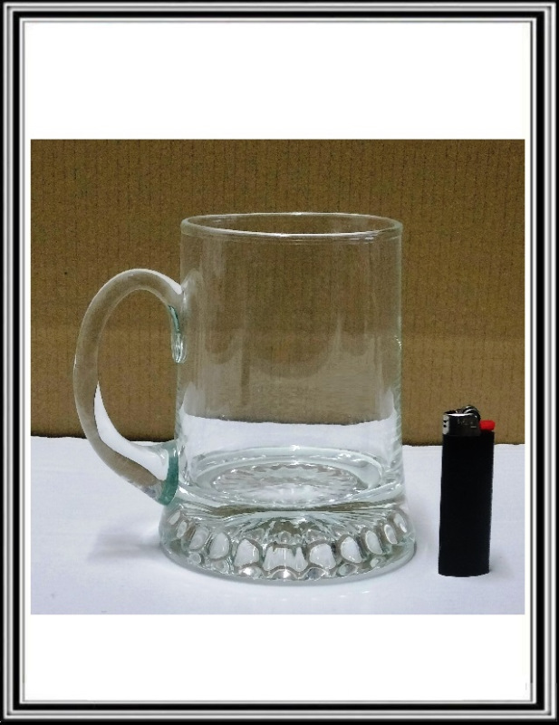 A Sklenený pollitrový krígeľ 0,50 l šíroký s cechom