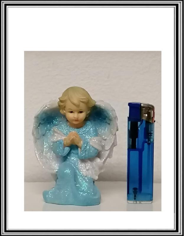 Anjelik modrý modliaci 9,3 cm K 555024