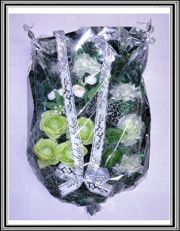 Kytica v celofáne č 16 (podklad má 33 vetvy. Použitý celofán 50 x 70 cm)