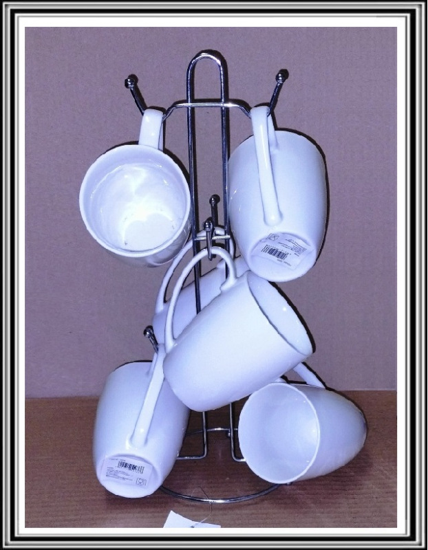 Sadá 6 ks keramických hrnčekov na stojane 250 ml biele