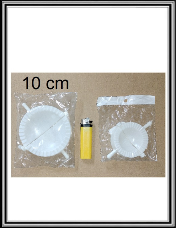 Plastový lepič na pirohy biely 10 cm