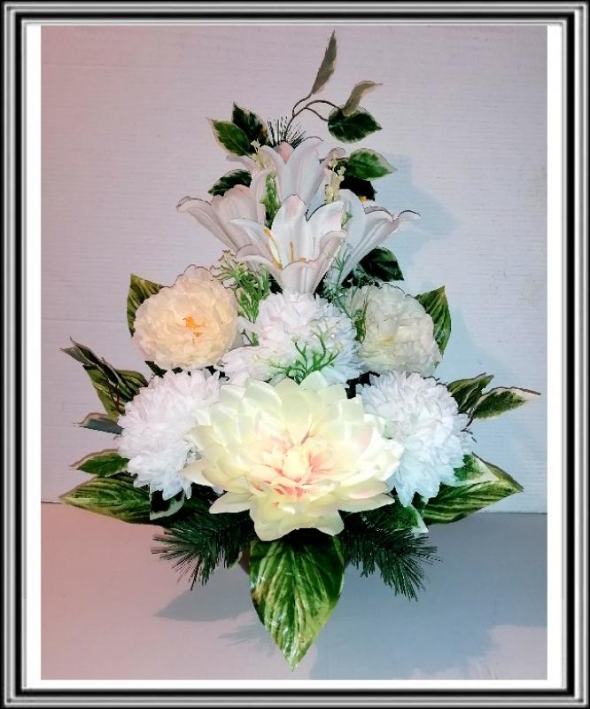 Kvety-VEĽKÉ- v miske na 63 cm č 34 s veľkými krémovými a bielymi chryzantémami