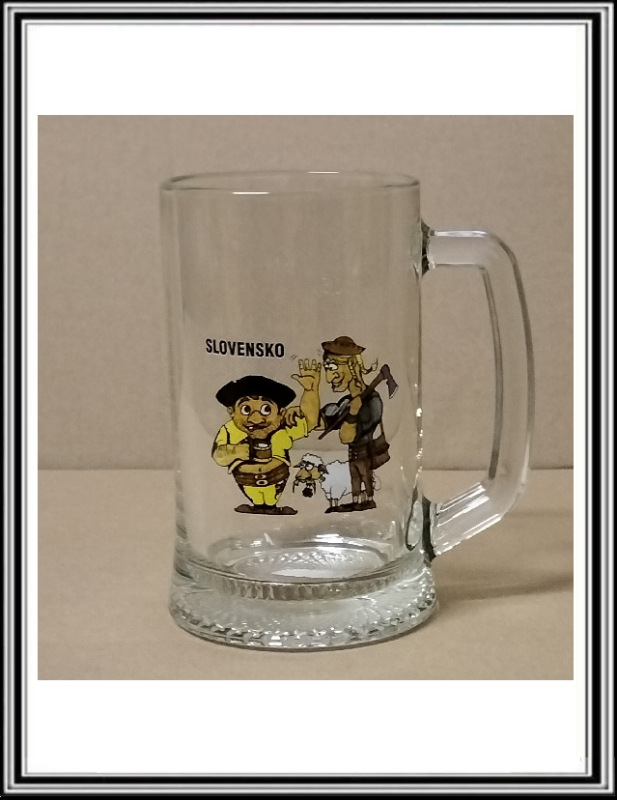 Hrubý pollitrový sklenený krígeľ SLOVENSKO26