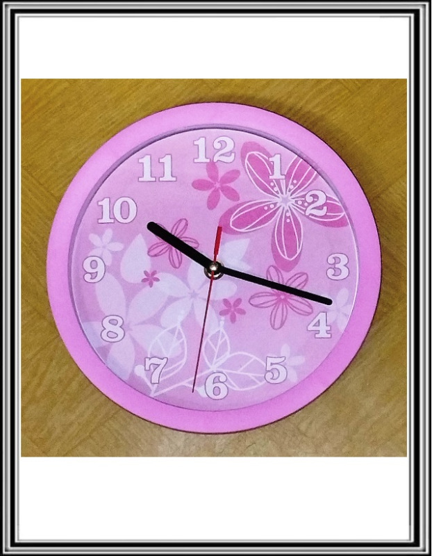 Nástenné hodiny ružové