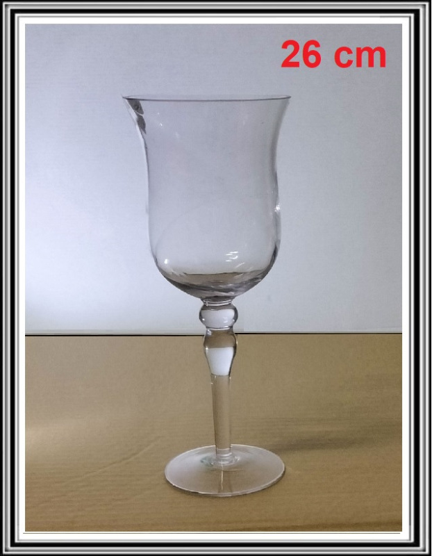 Sklenený svietnik č124výška 26 cm II. trieda( 7,56 € - 3,65 €)