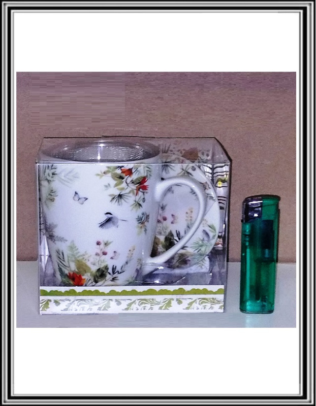 Keramický hrnček so sitkom a vrškom