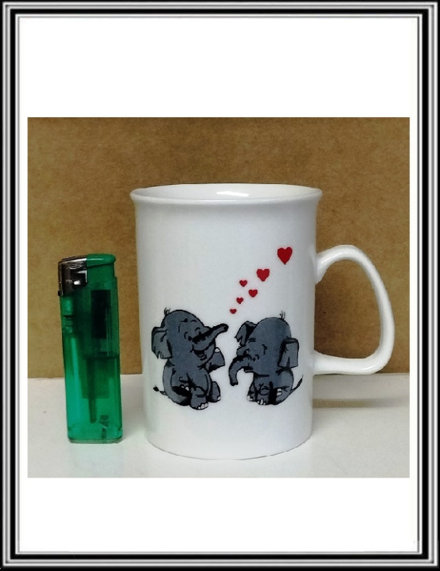 Keramický hrnček Sloníky pre šťastie so srdiečkami 320 ml